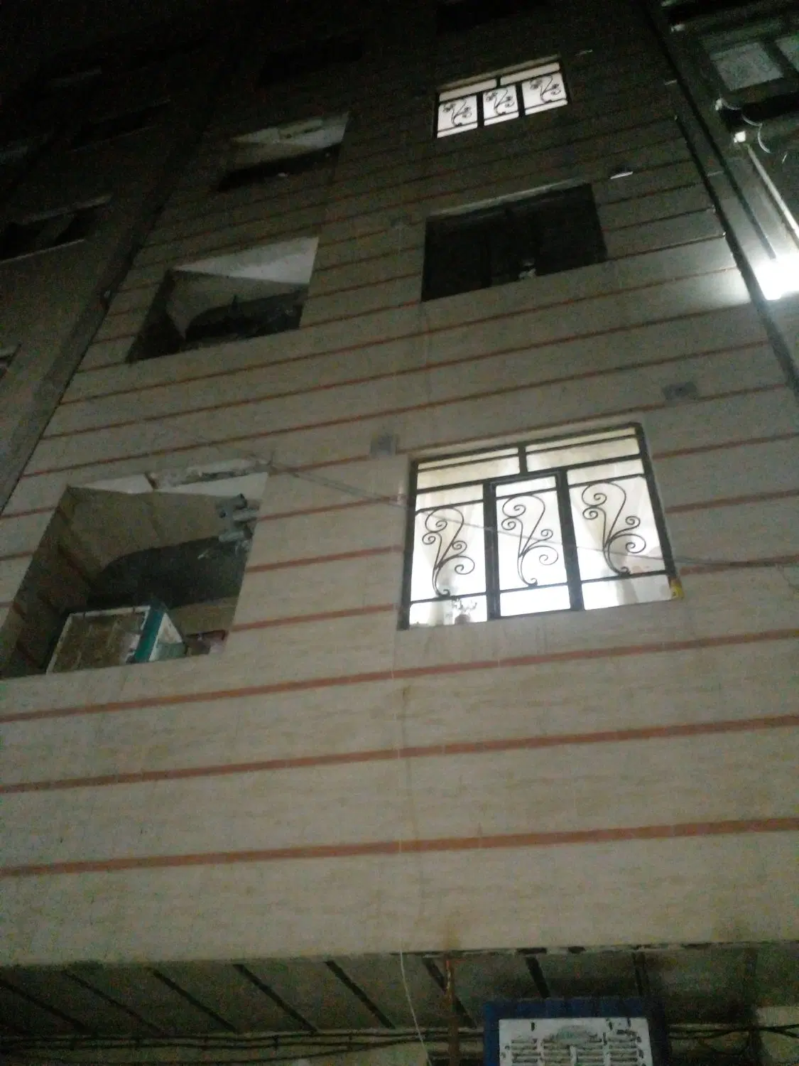طبقه چهارم بدون اسانسور ۶۴متری