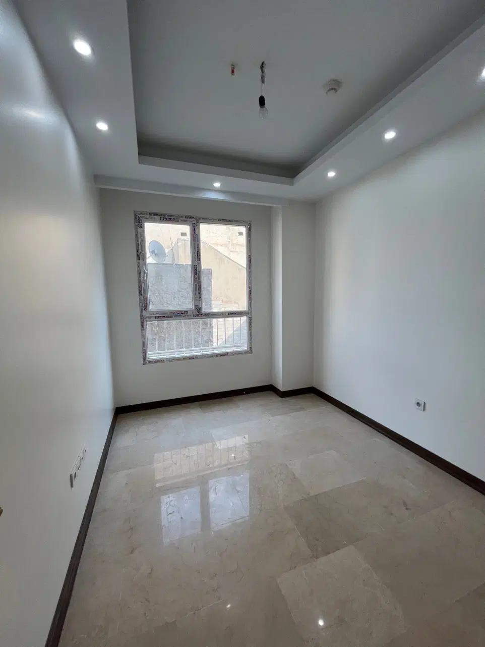 ۱۱۷ متر ۲ خواب خطی رو به آفتاب اعتبار ۴۸ ساعت