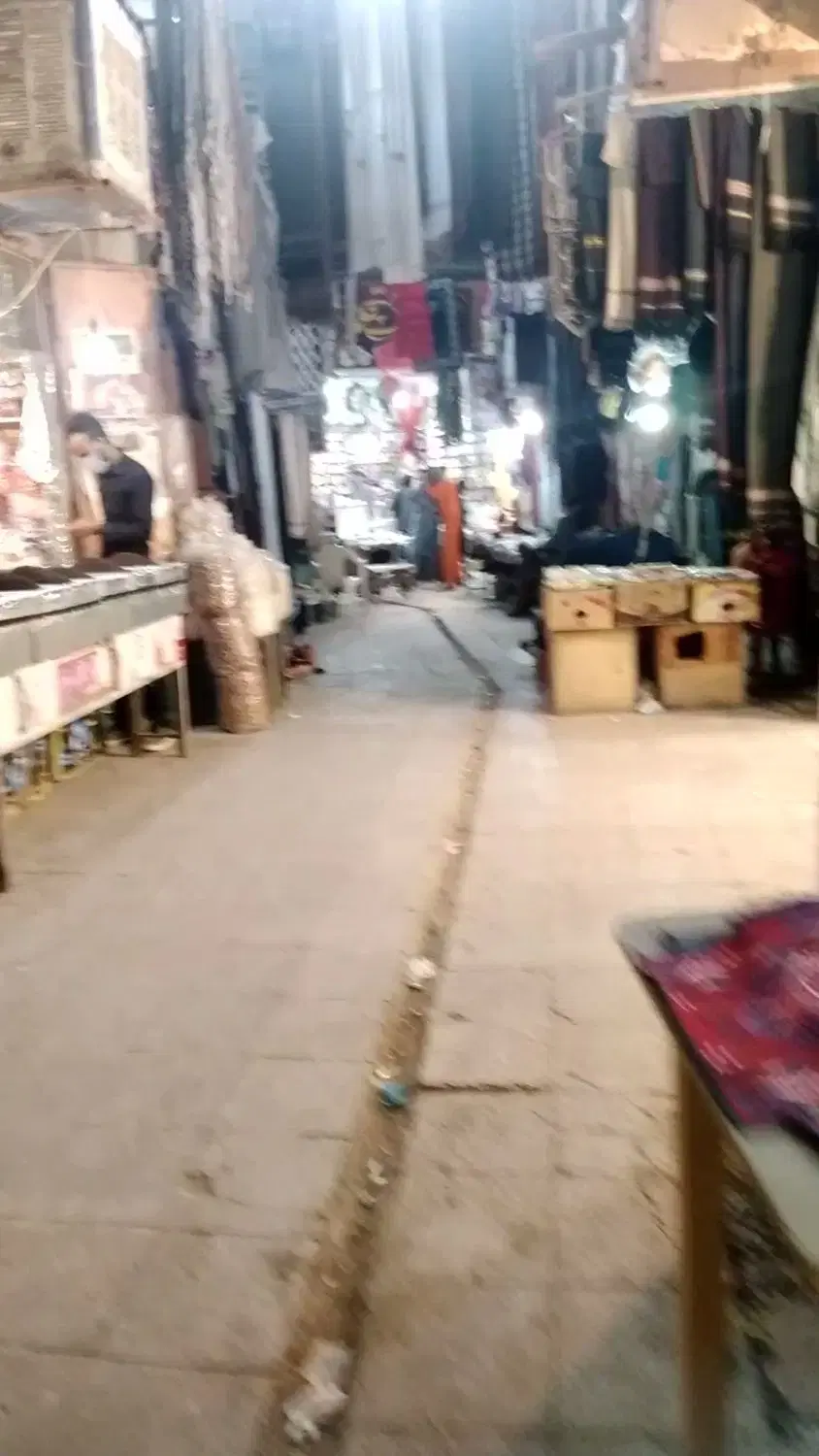 خانه ۴۰۰ متری وسط بازار سرپوش