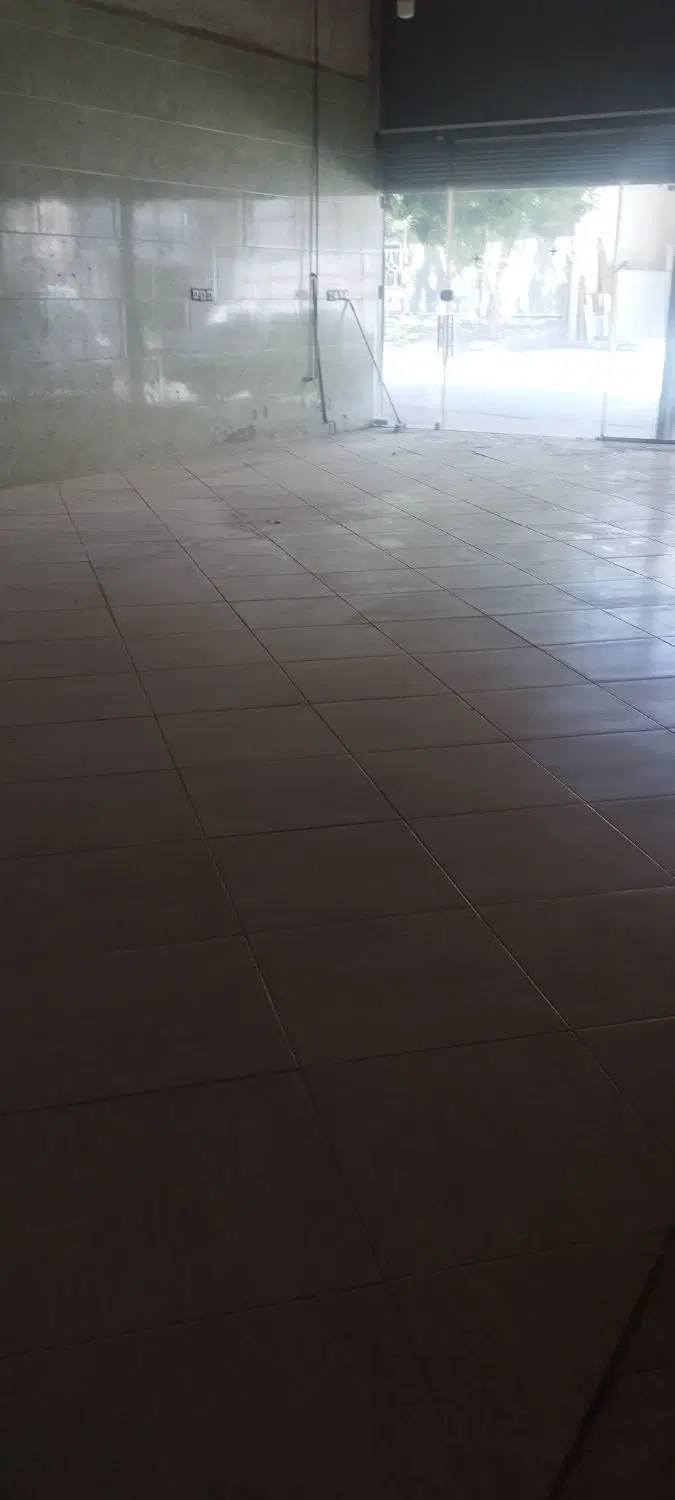 مغازه چشمه خانی