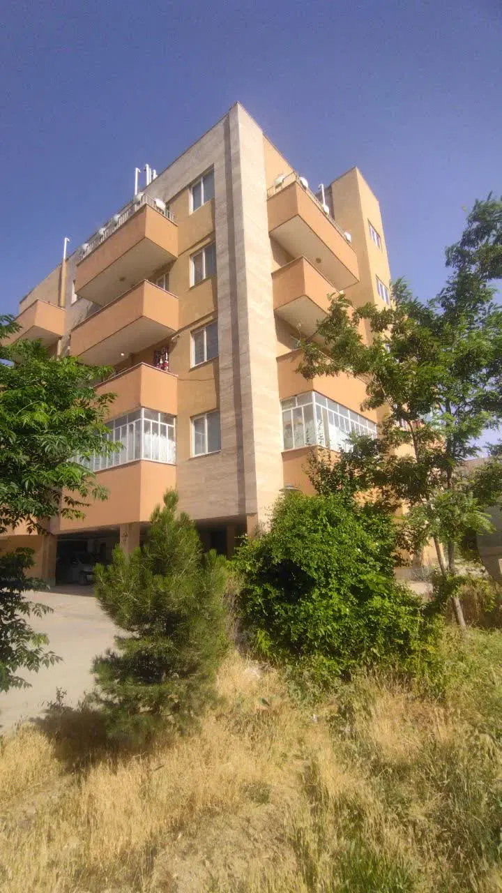 ۷۹ متری  ، خوش نقشه ، دو نبش