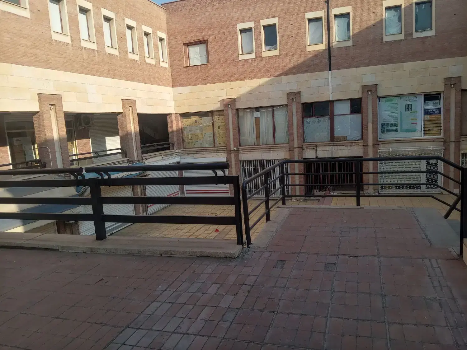 مغازه بازار صاحب الامر
