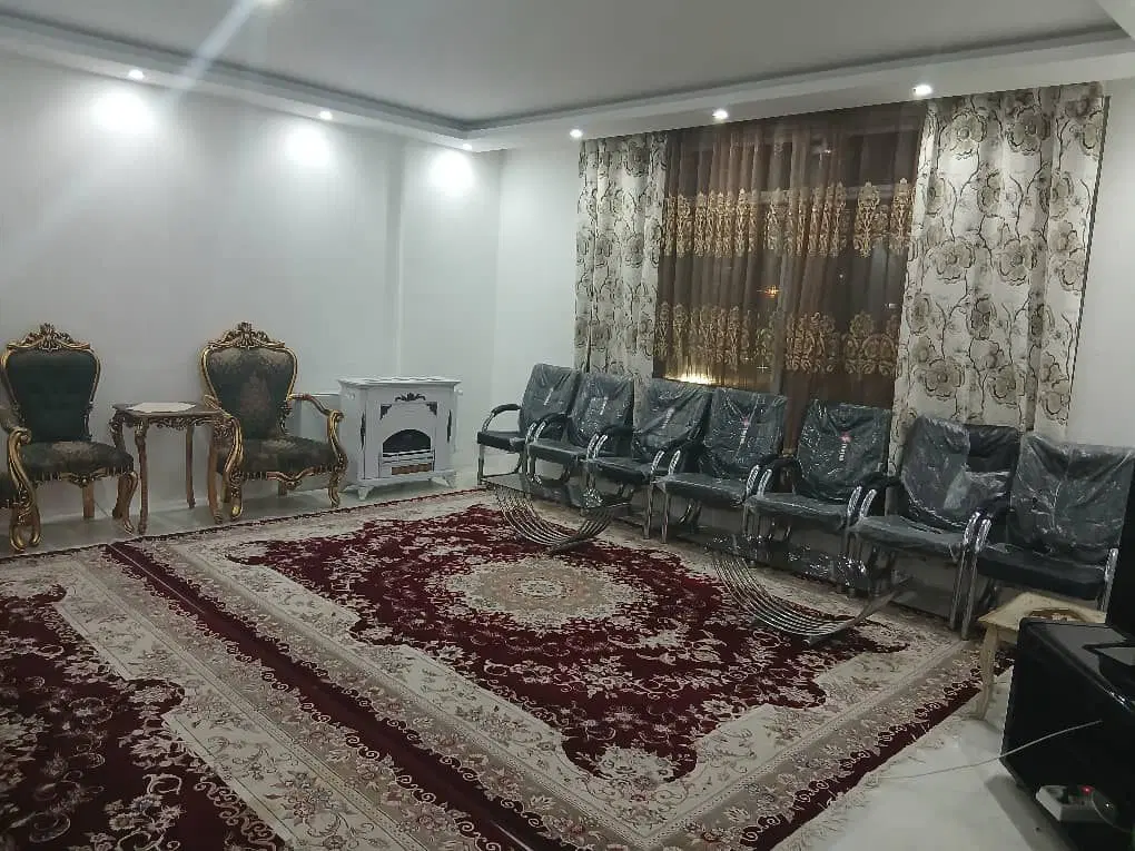 آپارتمان 140 متری * سه نبش * بلوار خیام قولنامه ای