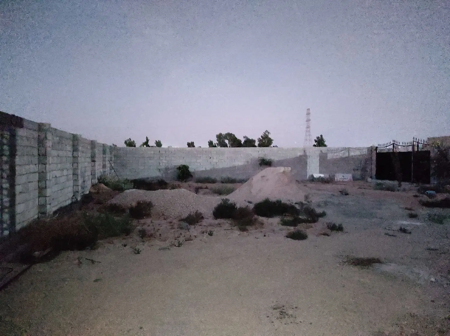 باغ نیمه کاره عالیشهر