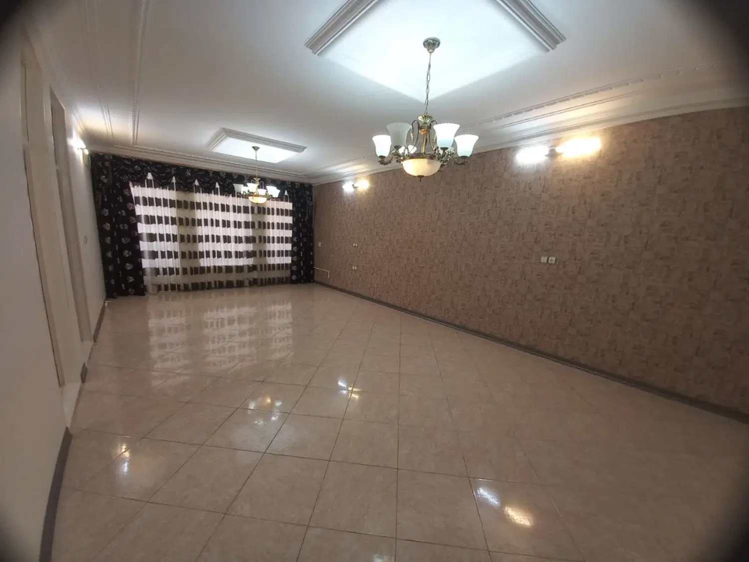 یک خانه همکف ترو تمیز
