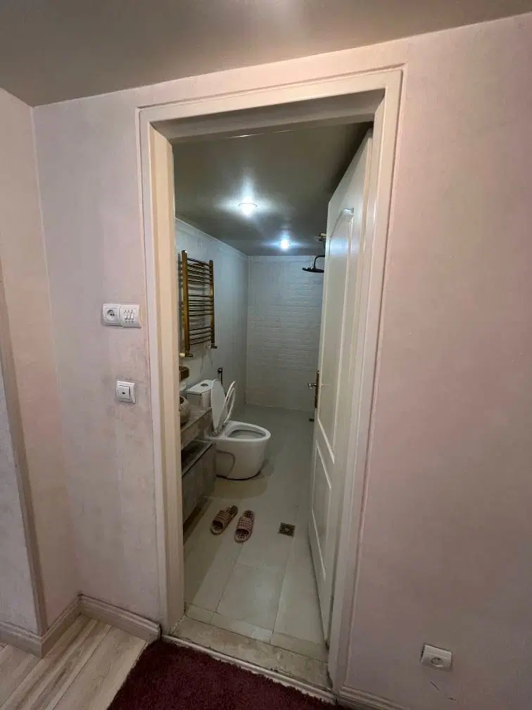 ۱۱۷ متری خیابان ازادگان