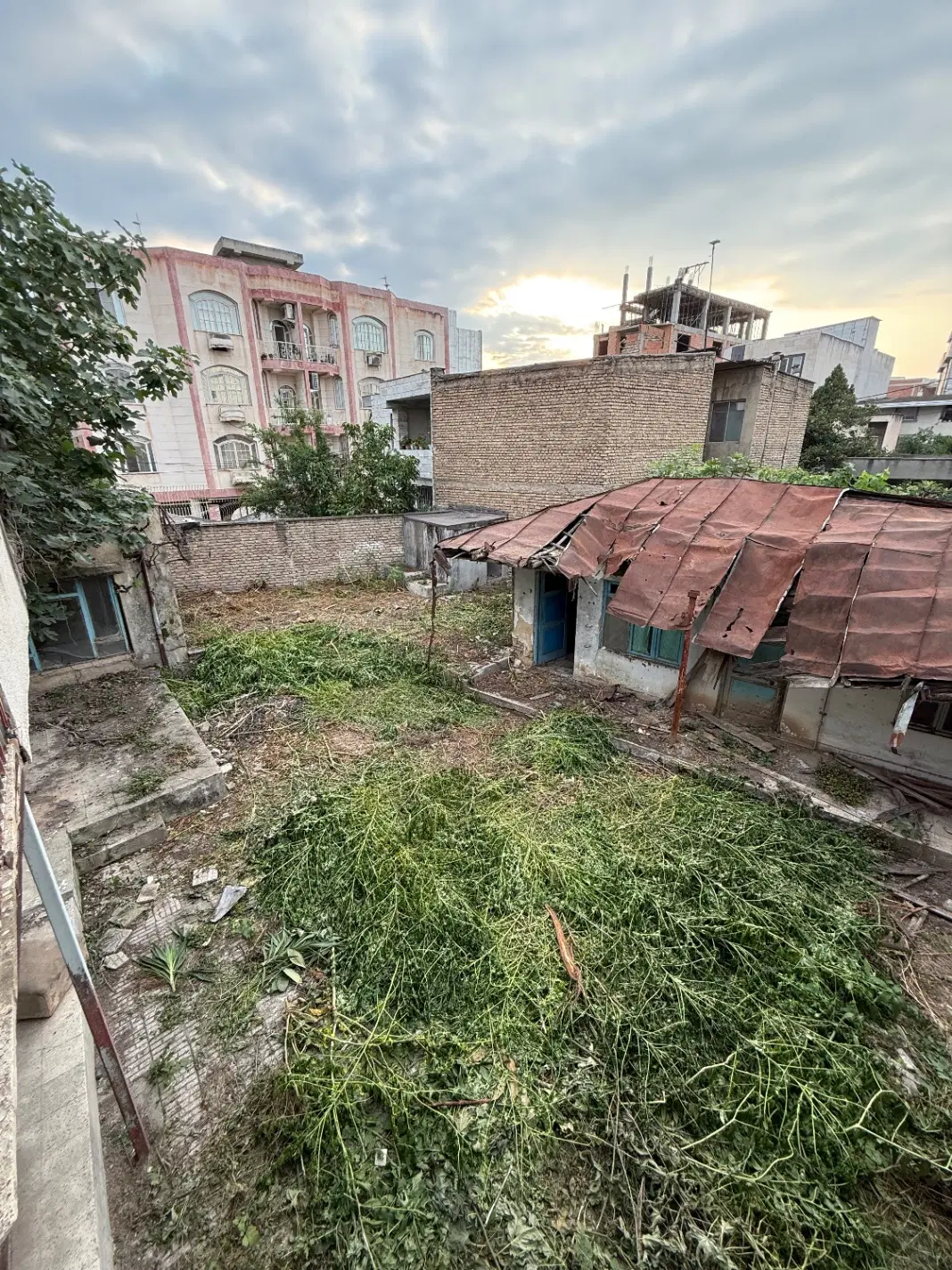 فروش زمین با خانه کلنگی