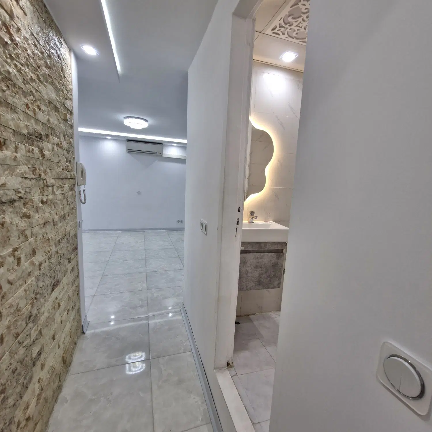 ۴۰ متری تکخواب قصرالدشت بالای سپه ابراهیم زاده
