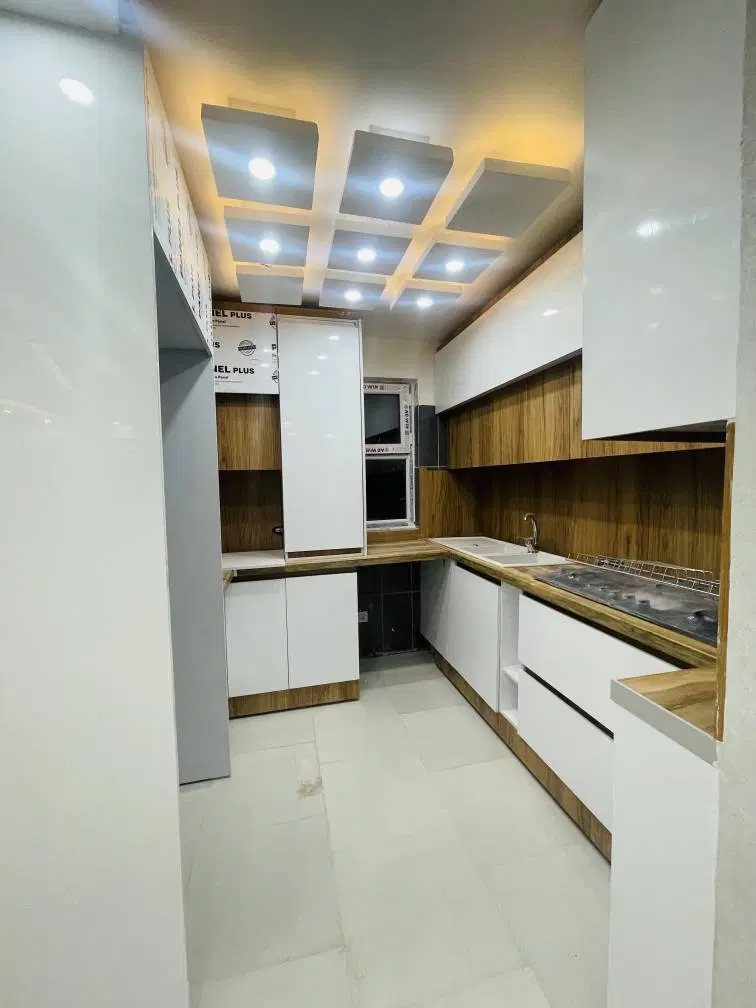 آپارتمان پرند ۱۰۹متری تاپ لوکیشن پارکینگ دار