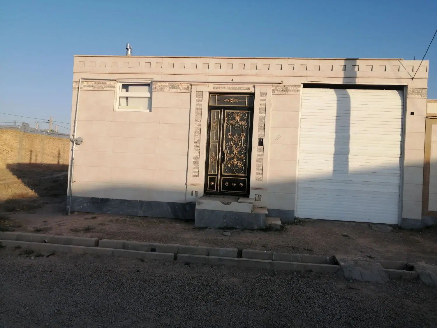ساختمان مسکونی