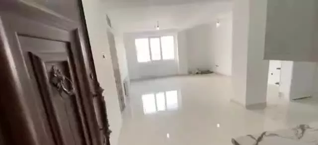 واحد ۹۲ متری رنگ و کابینت اماده سکونت فاز صفر پرند