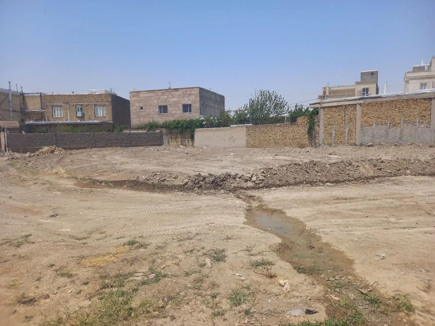 زمین مسکونی
