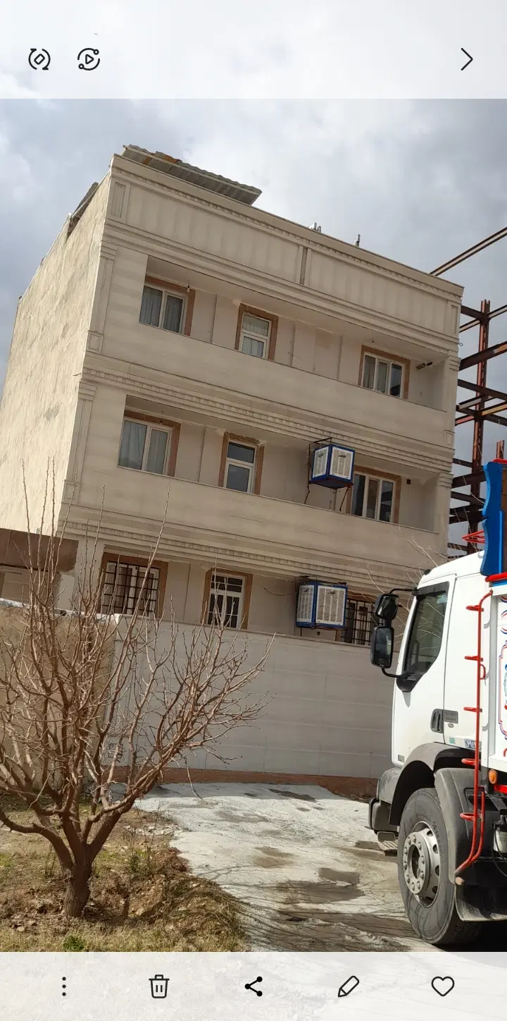 آپارتمان ۳ طبقه رو پیلوت ۶۰ متری آبشار ۲۵ دونبش