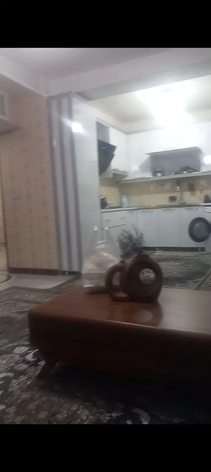 ساختمان سه طبقه
