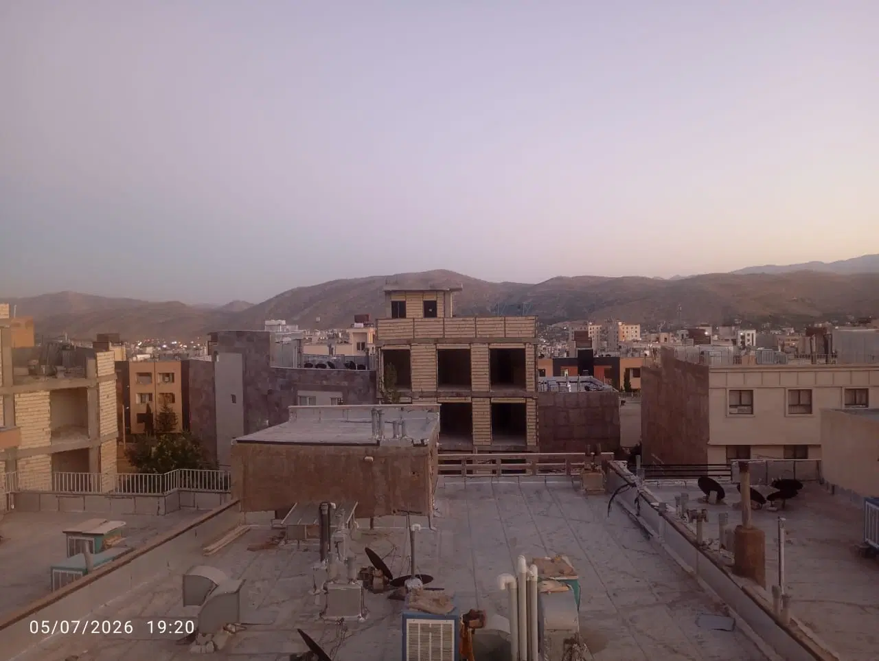 مغازه در صدرا