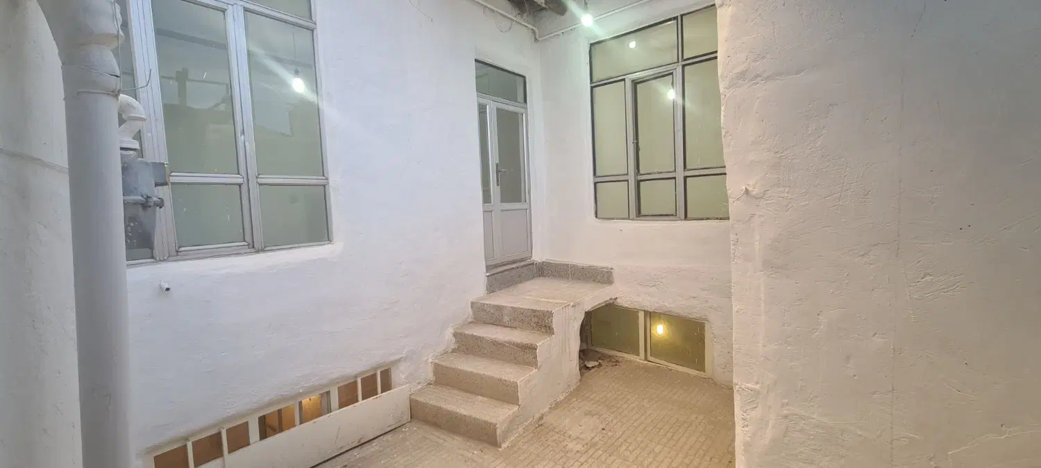 حیاط در خلیل اباد
