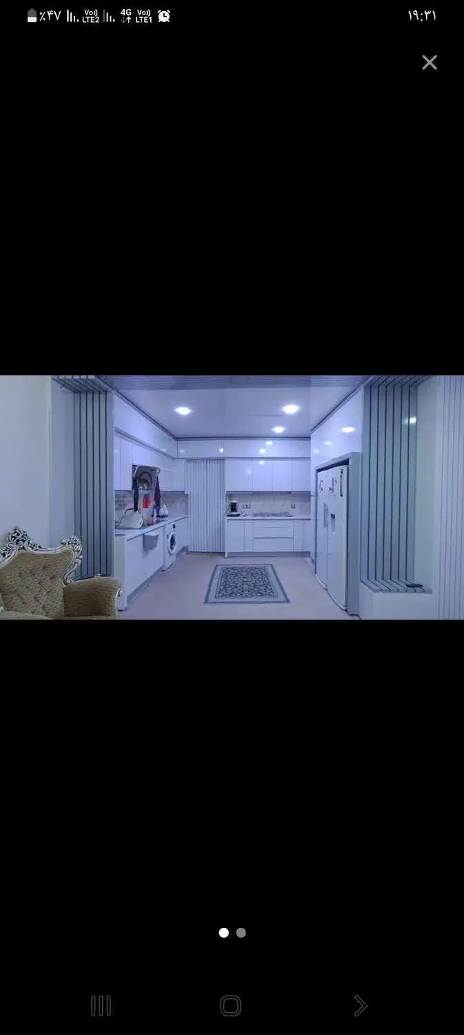 یک واحد مسکونی تجاری طبقه بالا