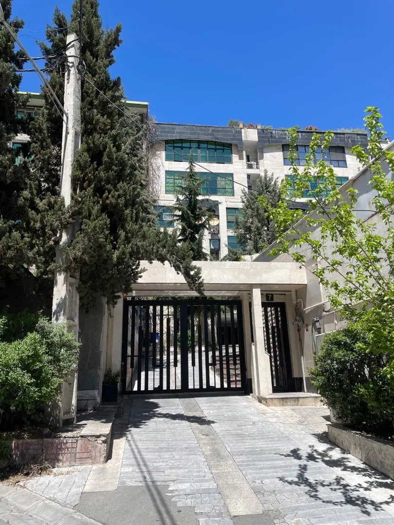 خانه ۷۸ متر ۲ خواب نورگیری عالی ۲۴ متری سعادت آباد