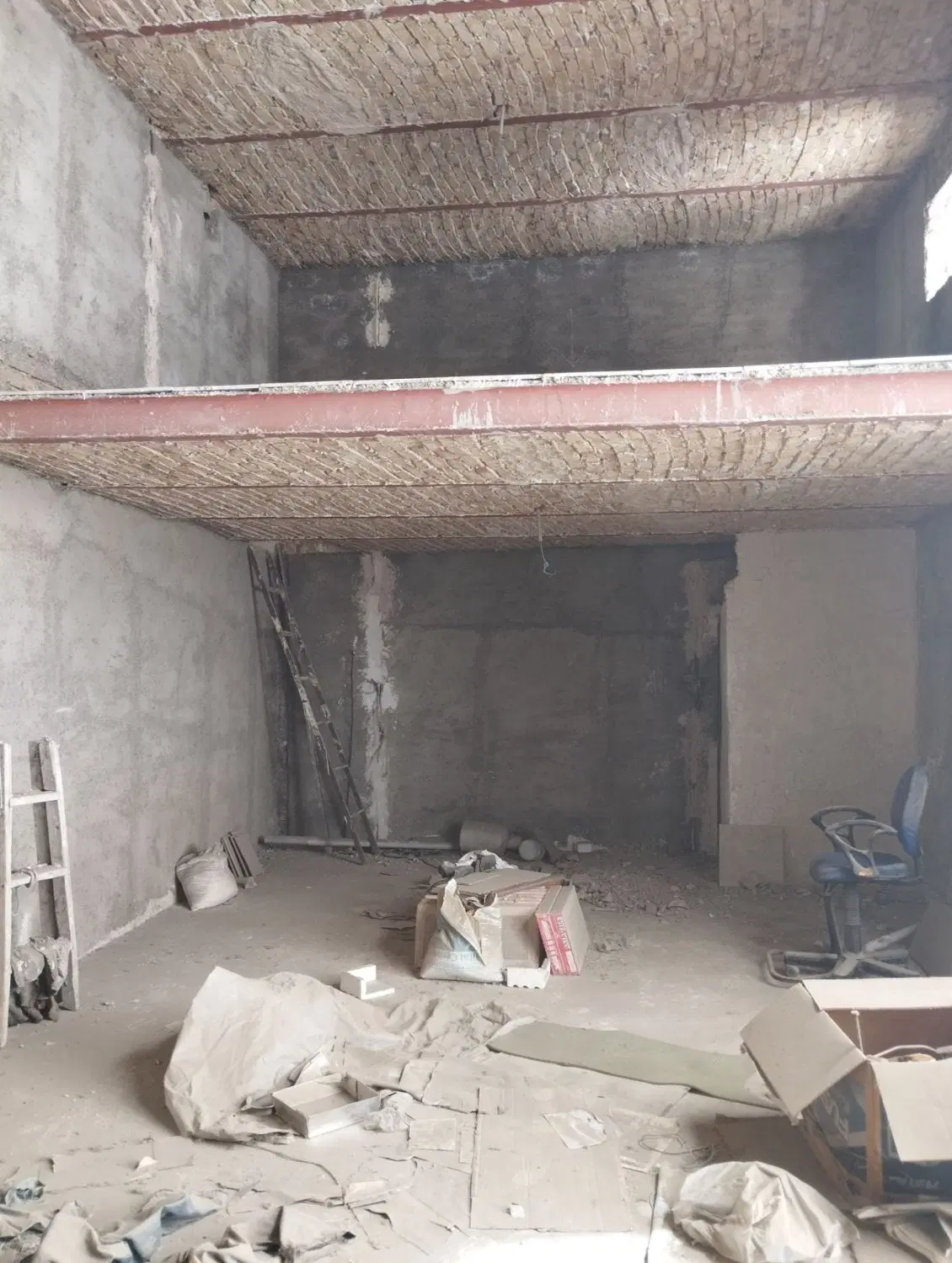 یک باب مغازه فروشی در شهرک صنعتی صفادشت