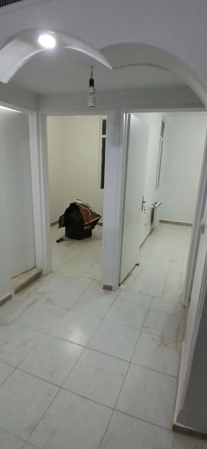 60 متری 2 خوابه شهرک ابریشم توضیحات خوانده شود