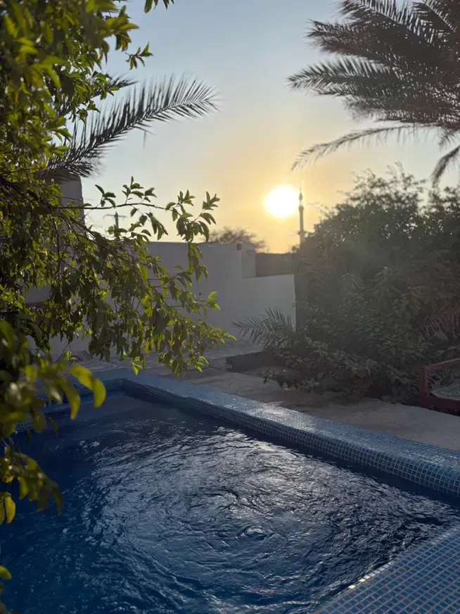 اقامتگاه ۴ خواب با استخر