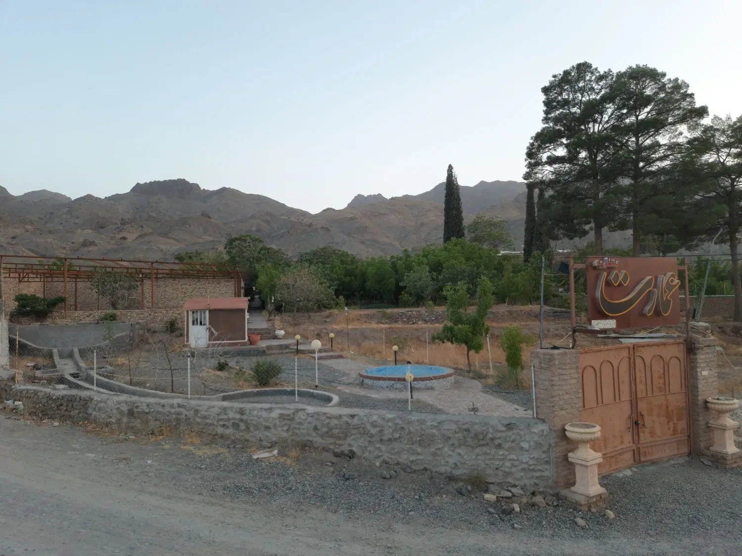 اجاره باغ و سفره خانه سنتی عمارت منظریه