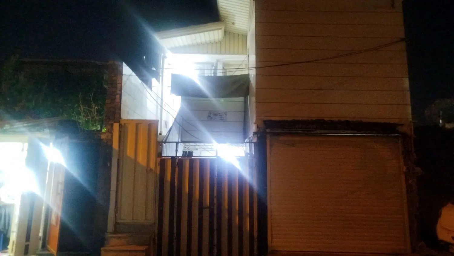 خانه دو طبقه در اسدآبادی پشت پادگان 07قدیم