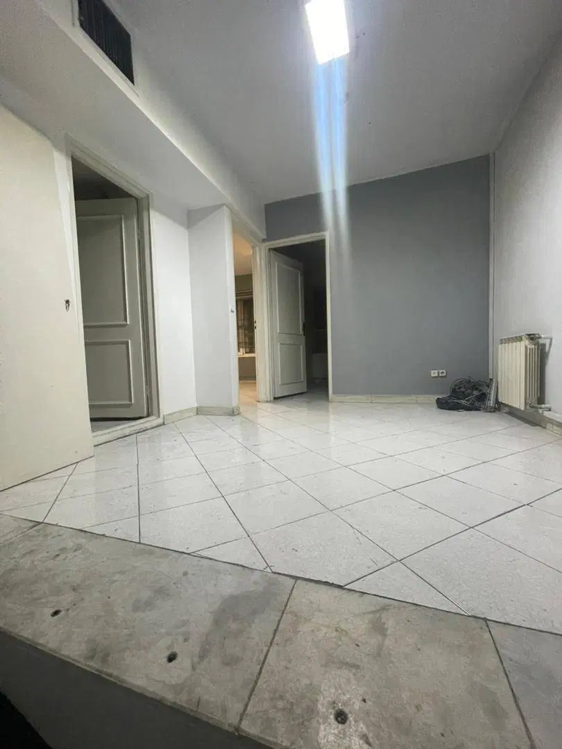امیرآباد شمالی ۹۰ متر دو خواب مناسب دفتر کار
