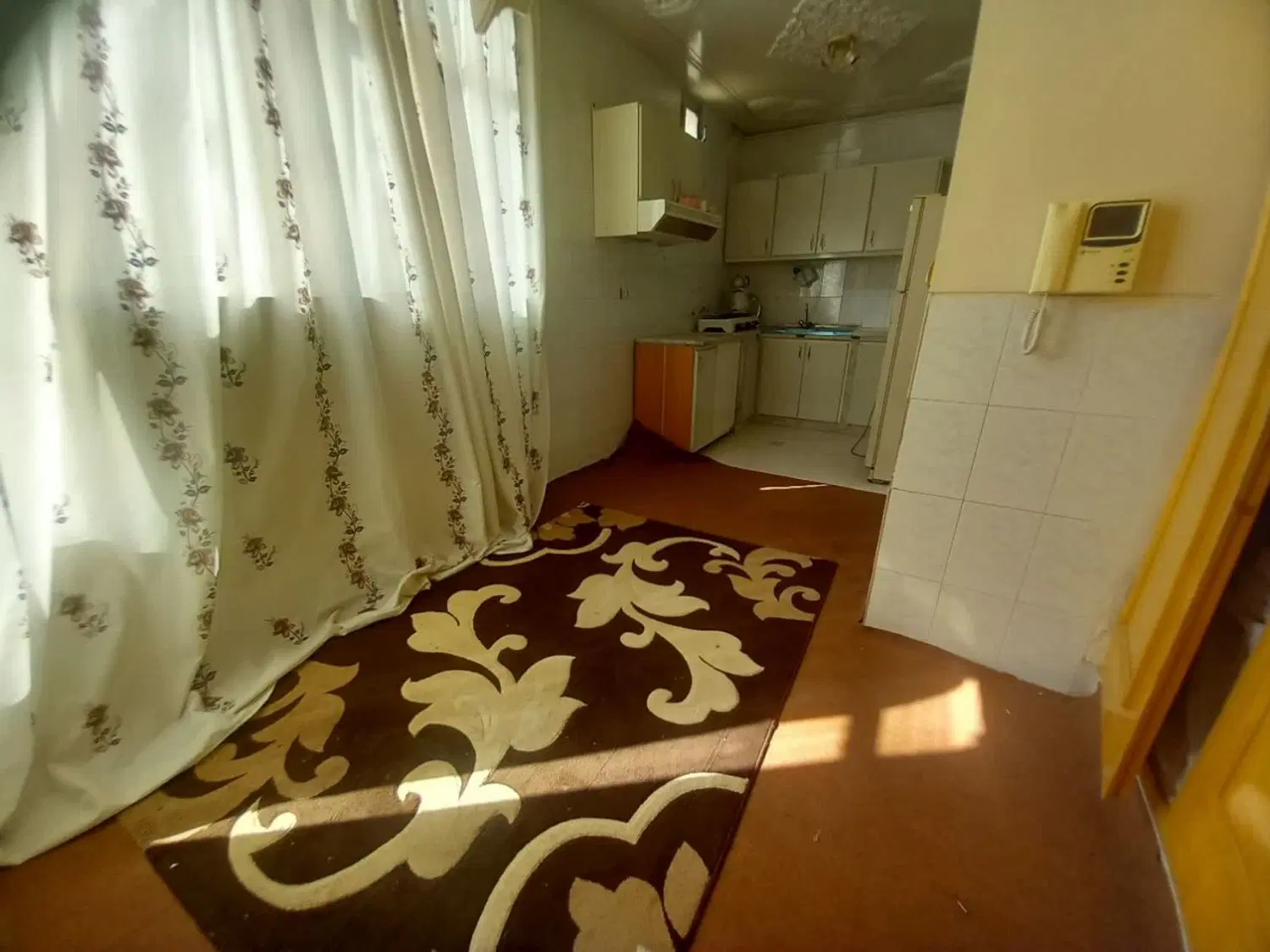 سوئیت ۸۵ متر  طبقه سوم
