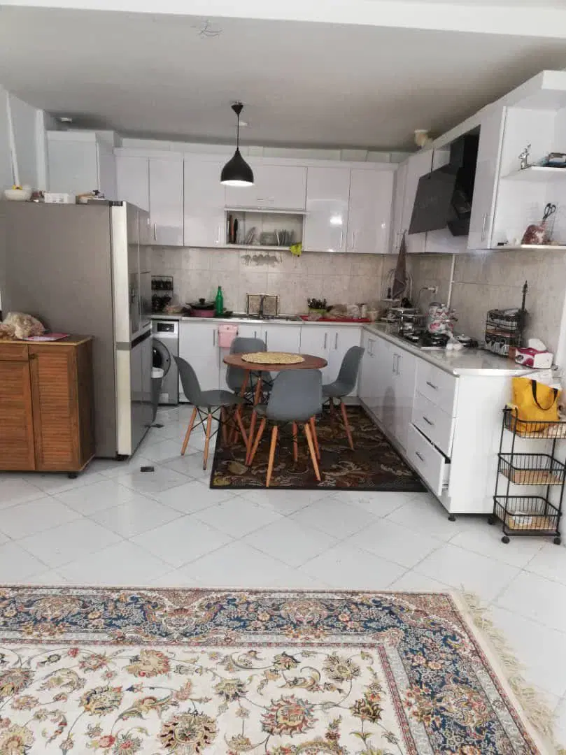 85 متر _ طبقه اول _ فروردین