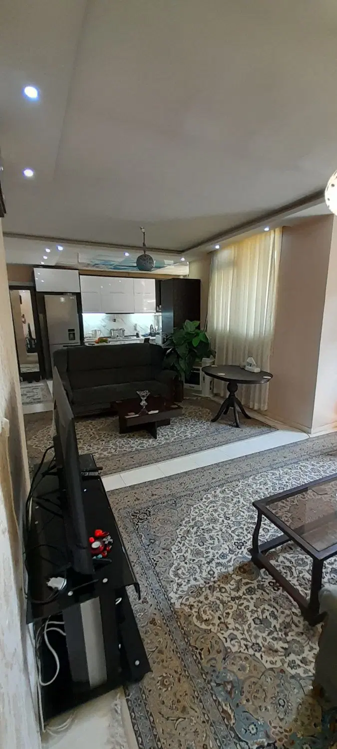 ۸۰ متر دو خواب گلشهر