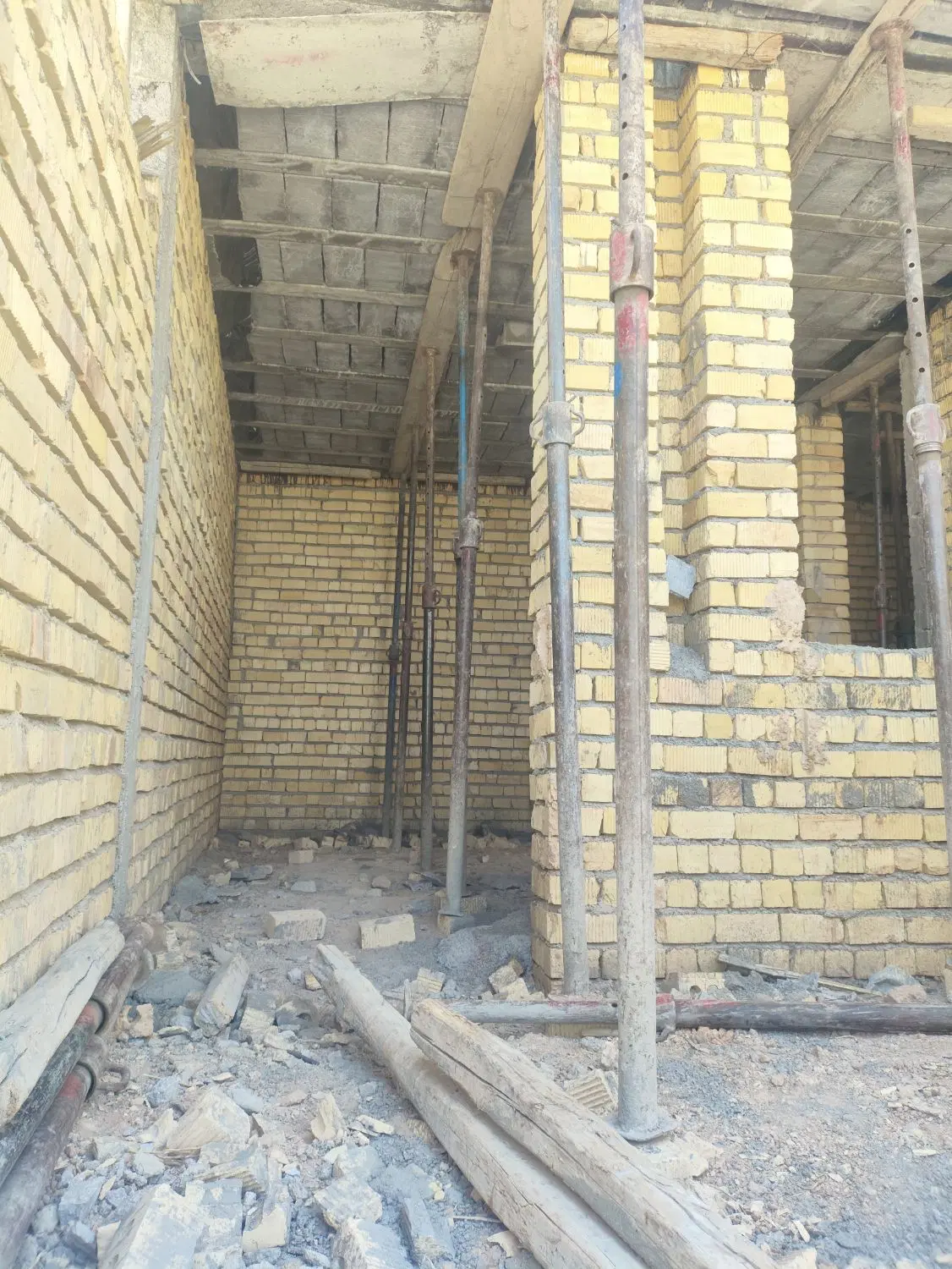 اسکلت 65 متری