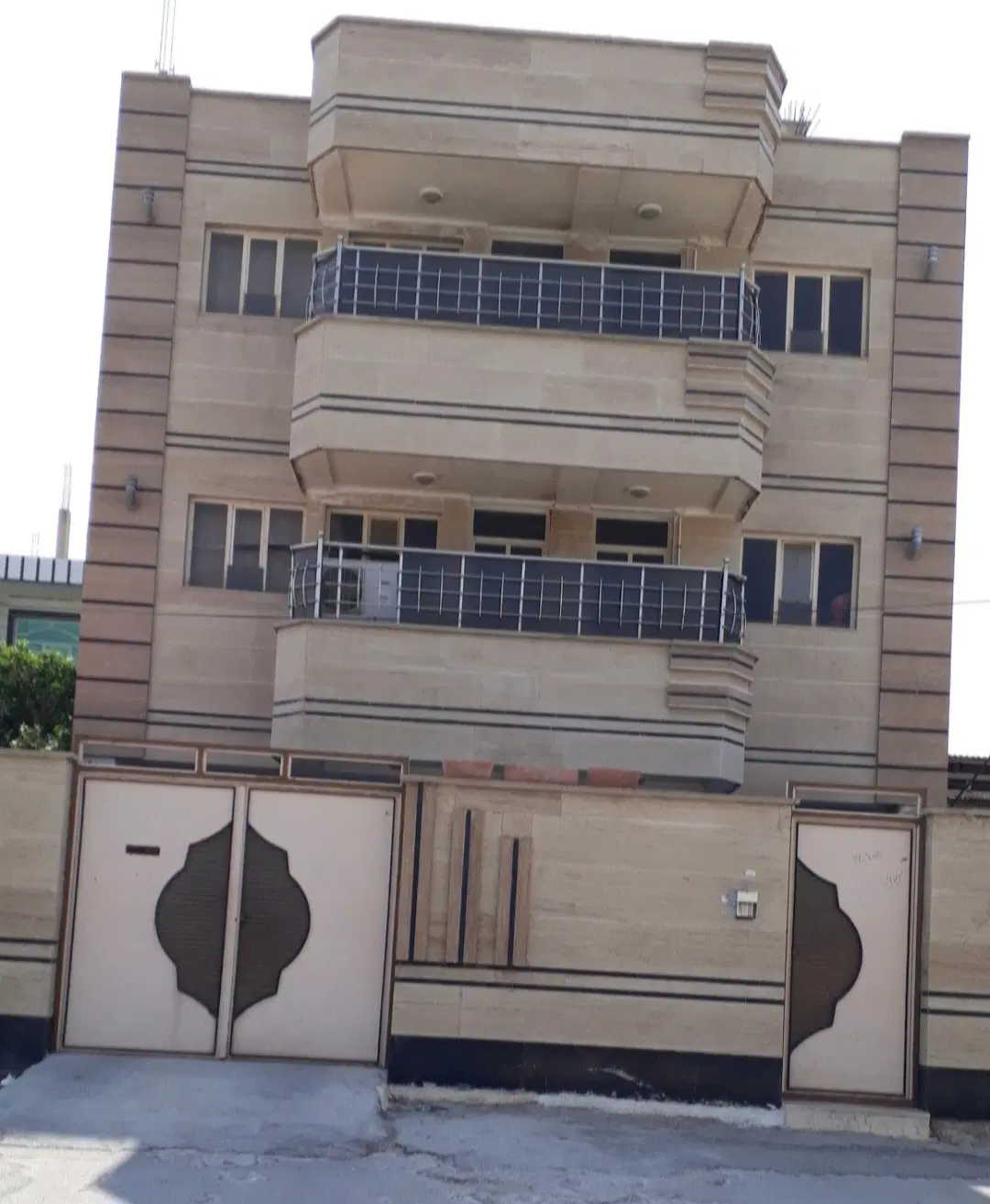 یکباب خانه آپارتمان طبقه۲به متراژ۱۱۰رهن داده میشود
