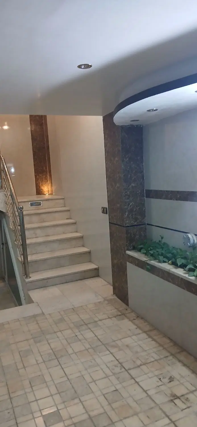 منزل ویلایی سه طبقه مجزا