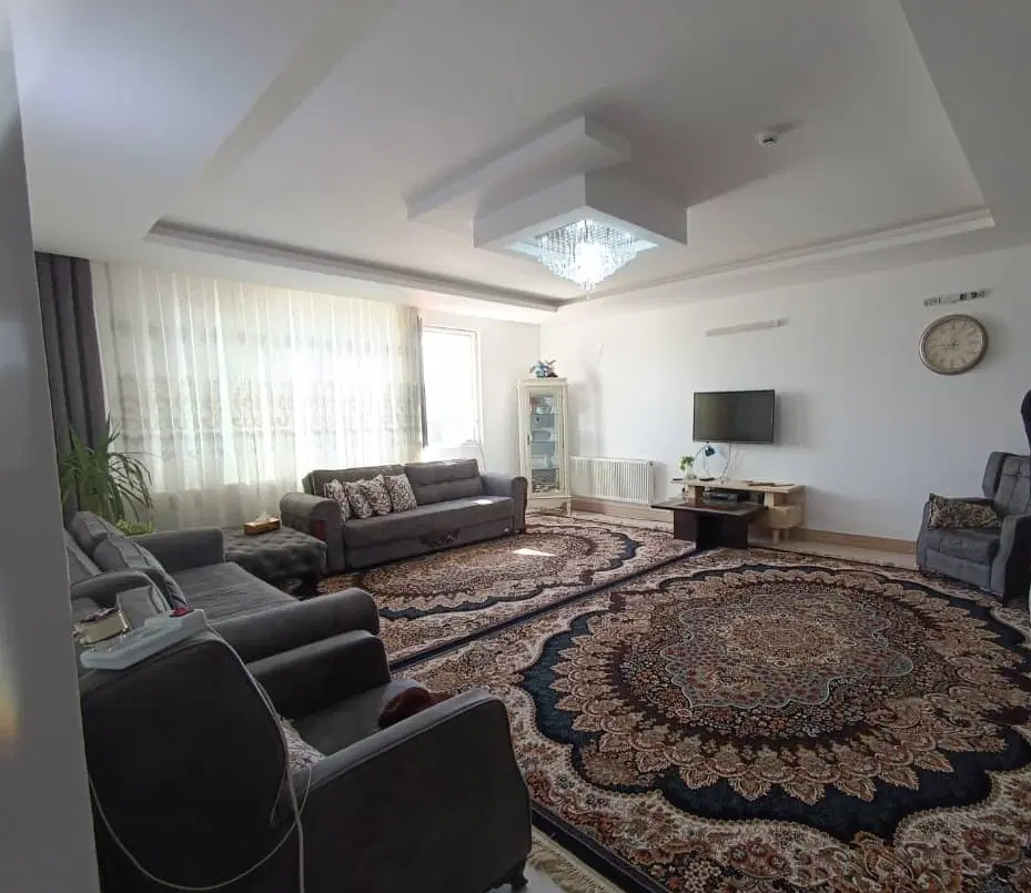 آپارتمان خیابان عطاران