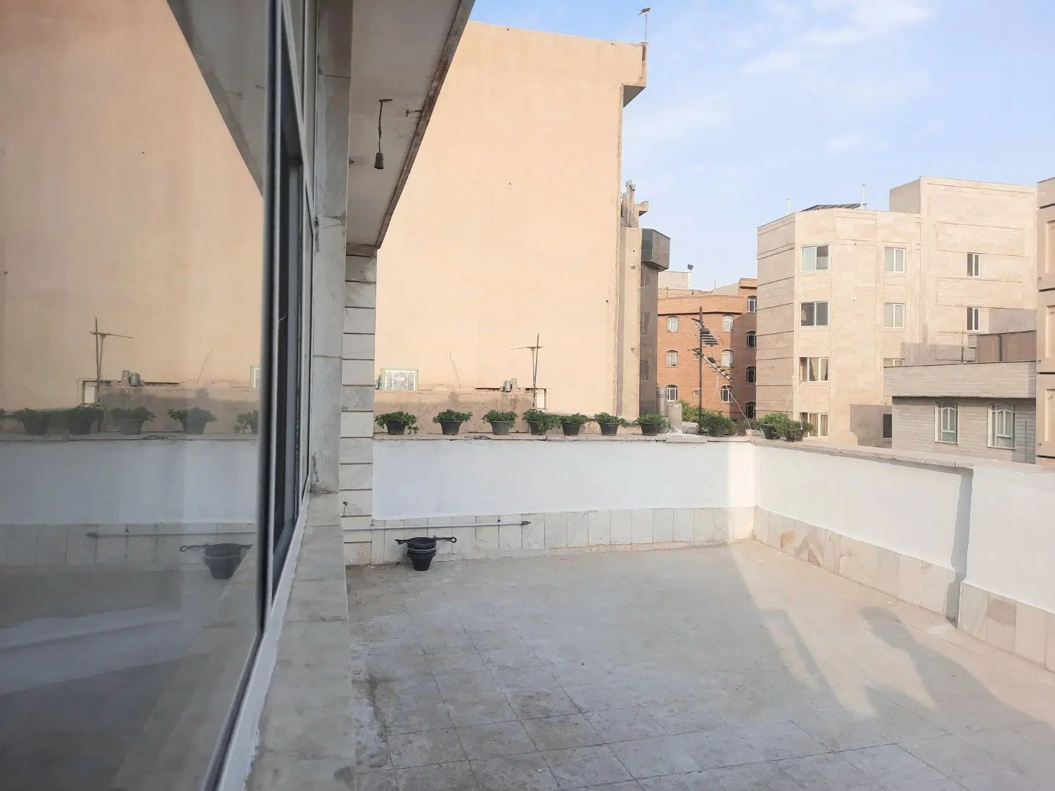 اجاره آپارتمان ۱۰۰ متری ، تک خوابه ، تراس بزرگ