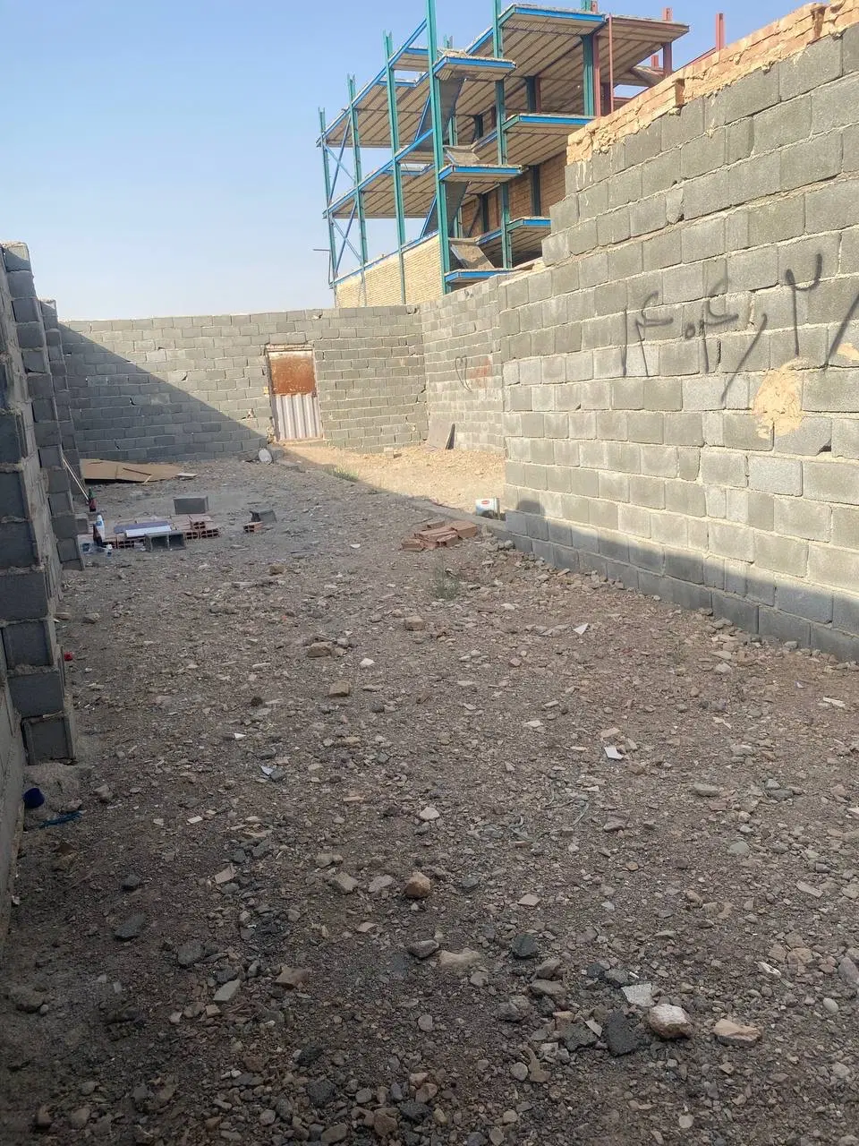 زمین ۱۶۰متری حصار امیر
