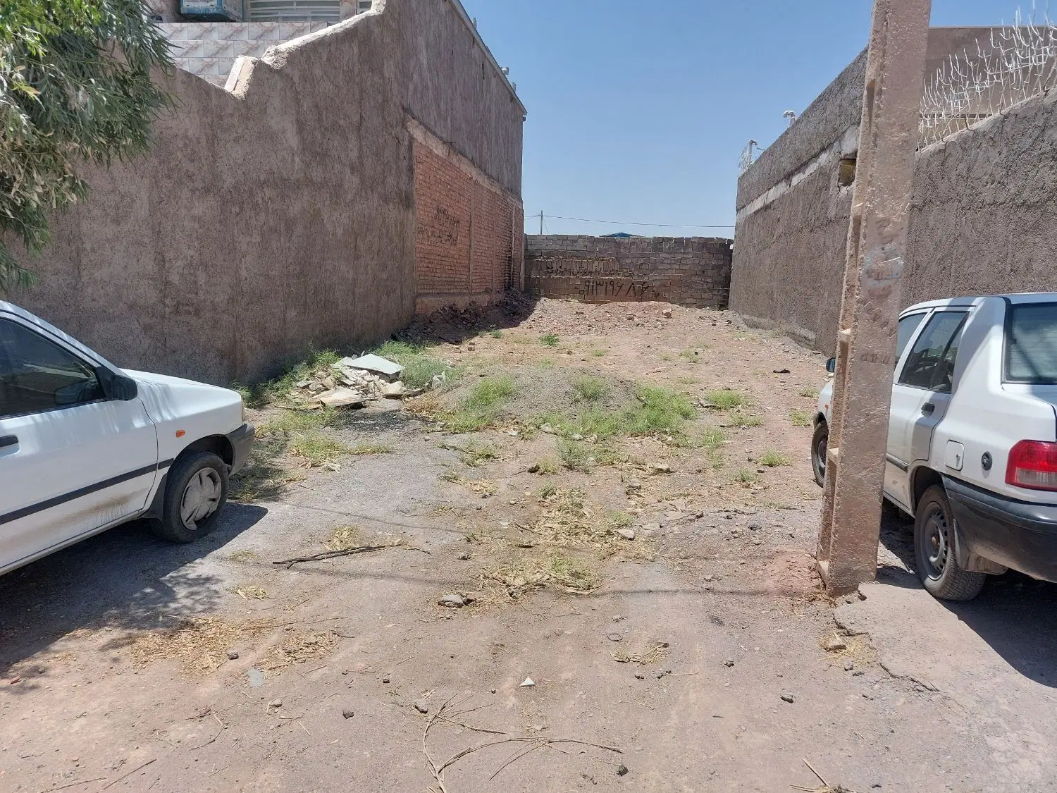 زمین فروشی
