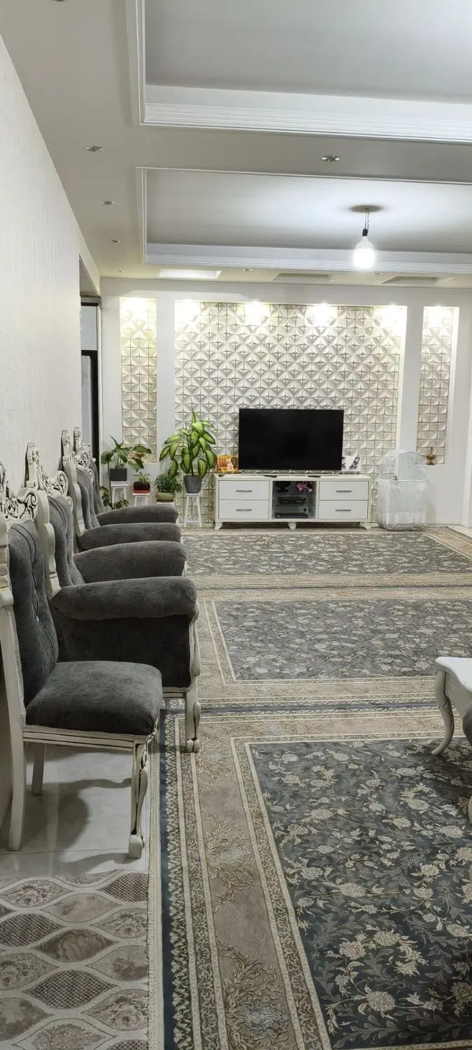 واحد ۱۰۱ متری فول امکانات