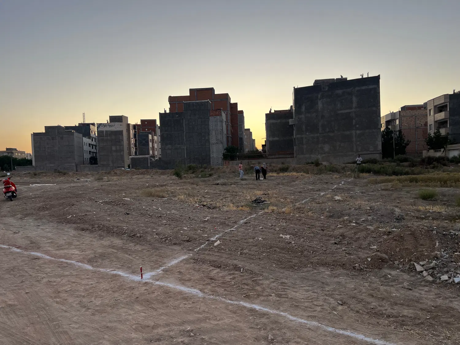 یک قطعه زمین دویست متری
