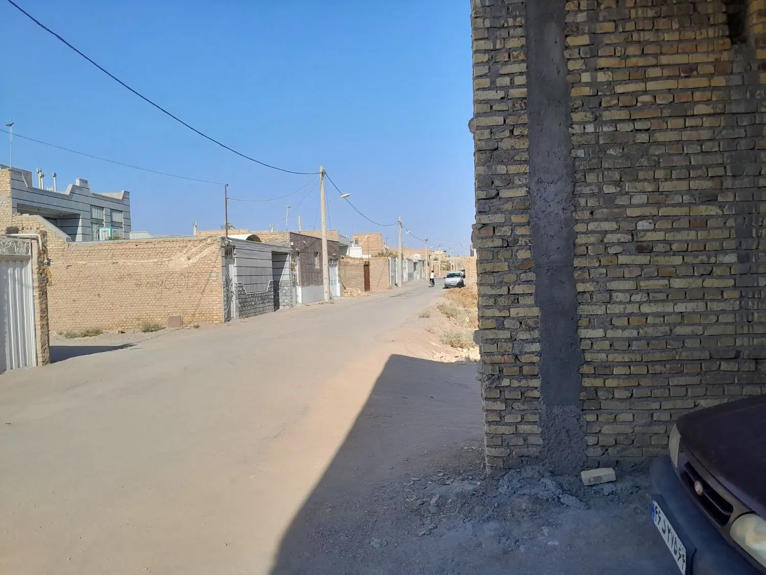 خانه نیمه ساز نزدیک میدان جوان