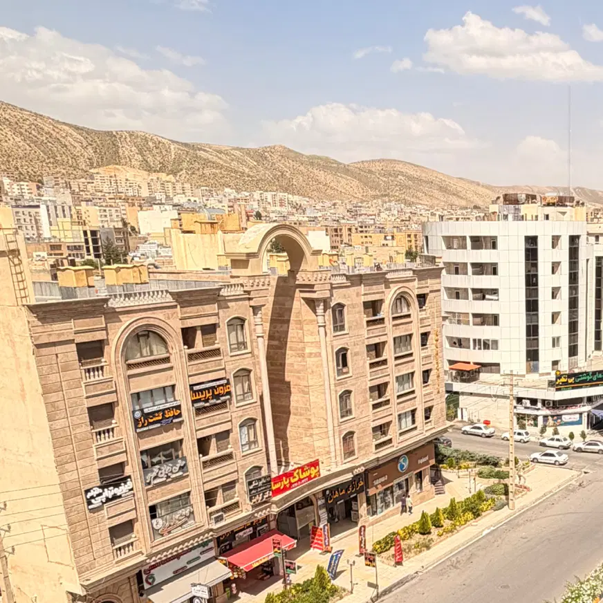 زمین 210متری درب از ساختمان بلوار ایران