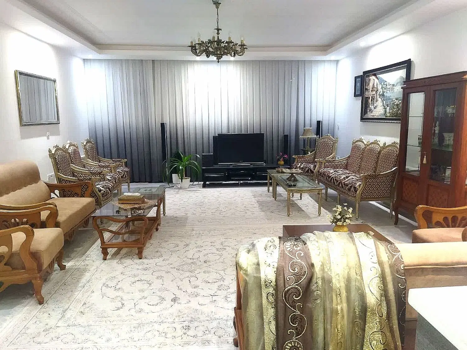 طبقه بالا راه جدا شیک مهراوران