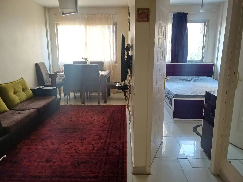 ۴۴ متر طبقه اول رو‌همکف سرباز