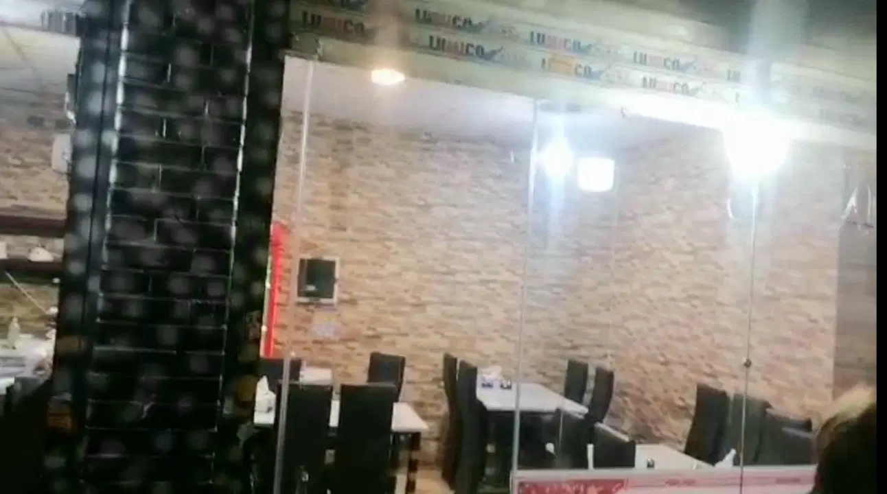 مغازه کبابی داخل بازار تهران