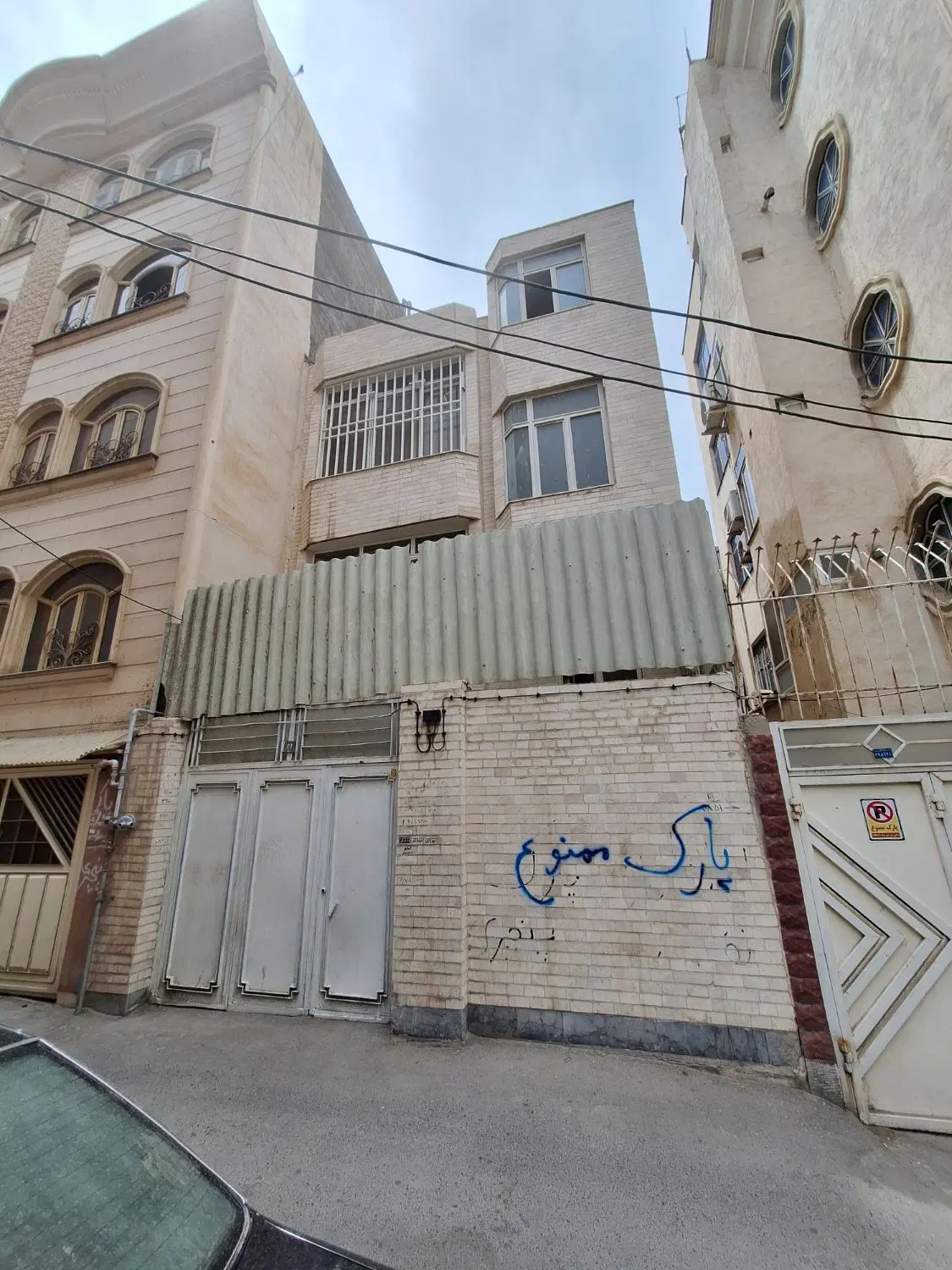 خانه دربست ۲ طبقه ۳واحد شهدا هاشمی نژاد۱۱