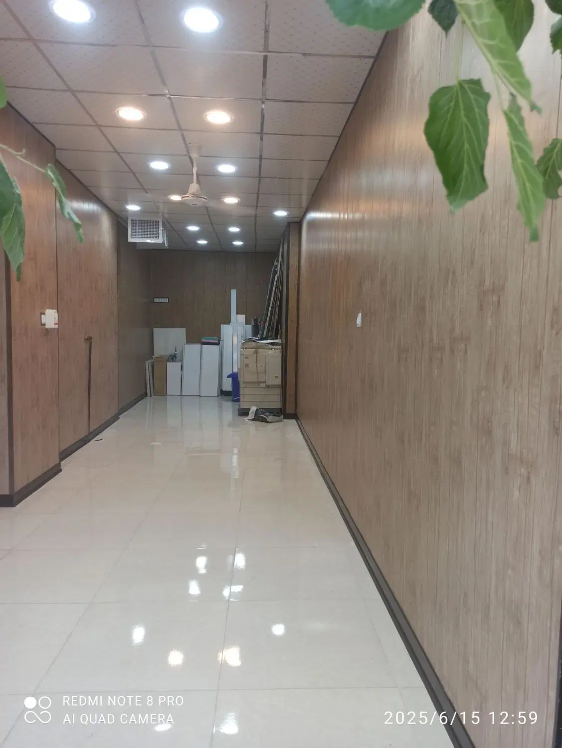 مغازه ویترین دار ۲۷متری واقع در خیابان راهنمایی