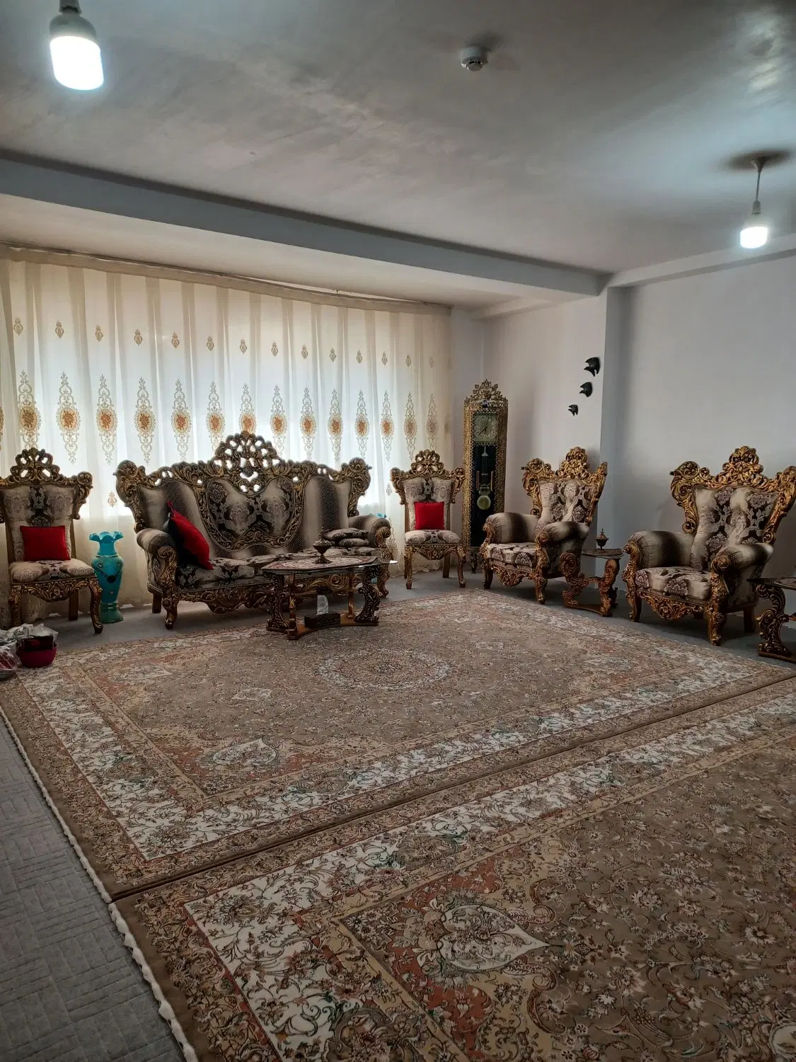 کارشناسان ساحلی میدان کاج 113 متر نوساز دارای وام