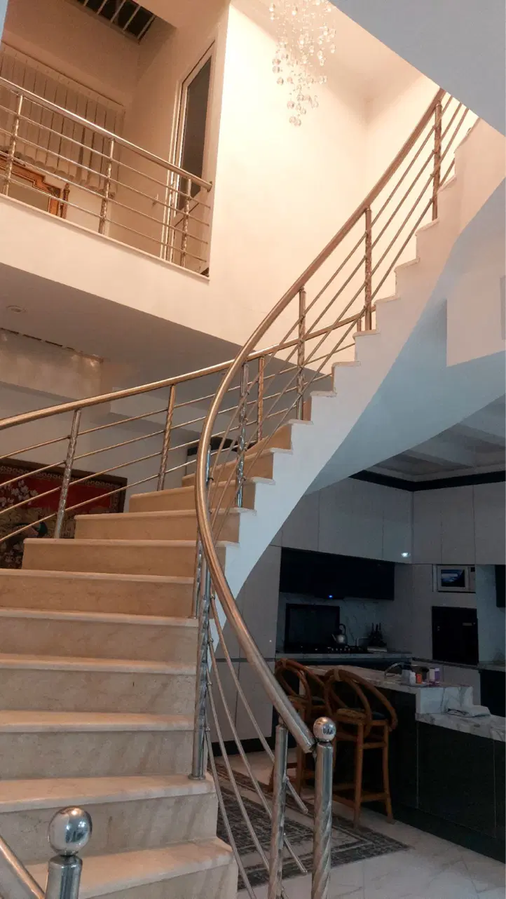 اجاره دوبلکس نوساز خیابان کمیل ویلایی مستقل