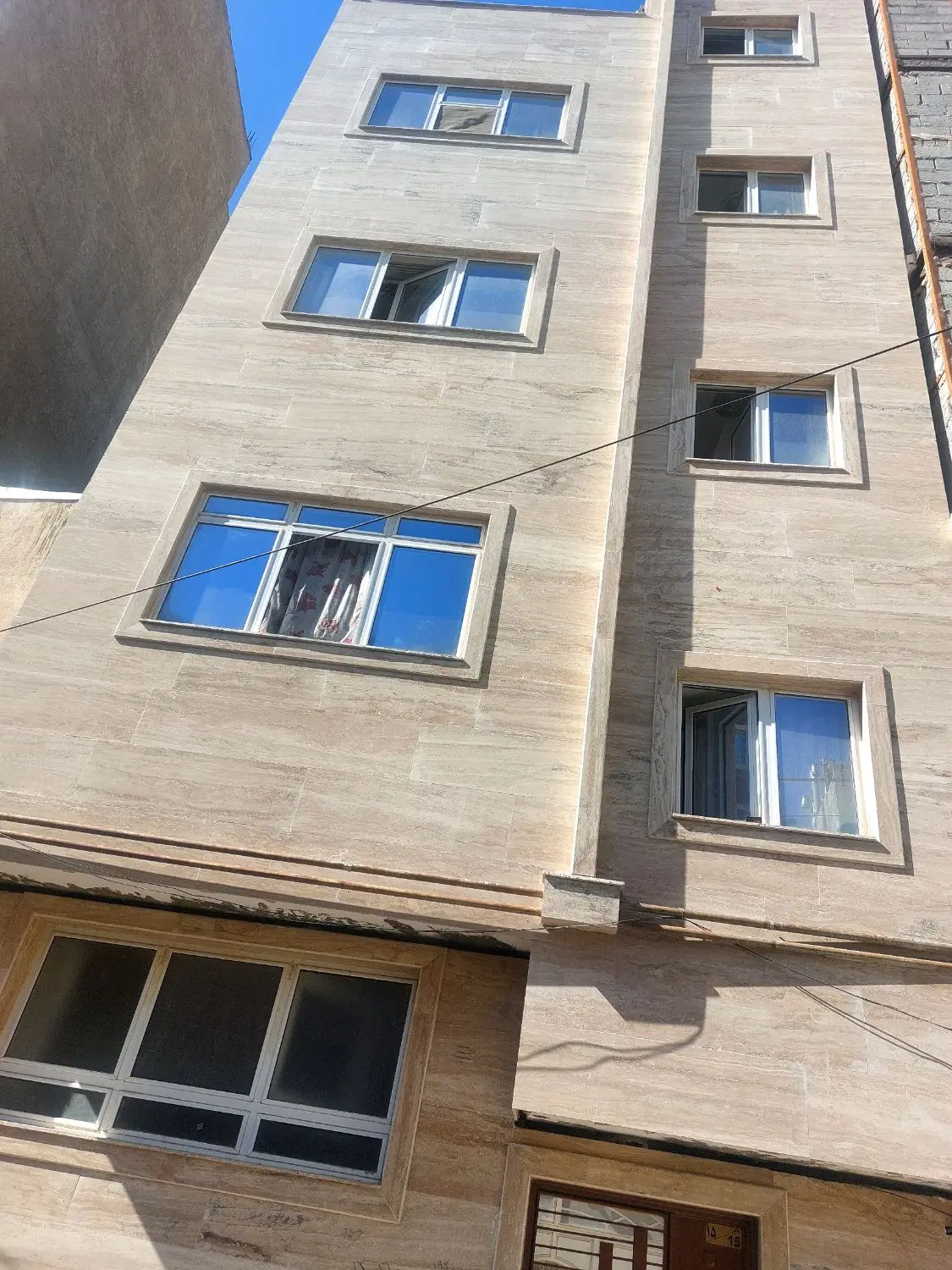 حیاط 4 طبقه در گلکار